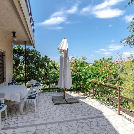 Apartment Radomir Grebastica